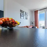 Maraschino 2Br Apt Balcony Garage And Bbq