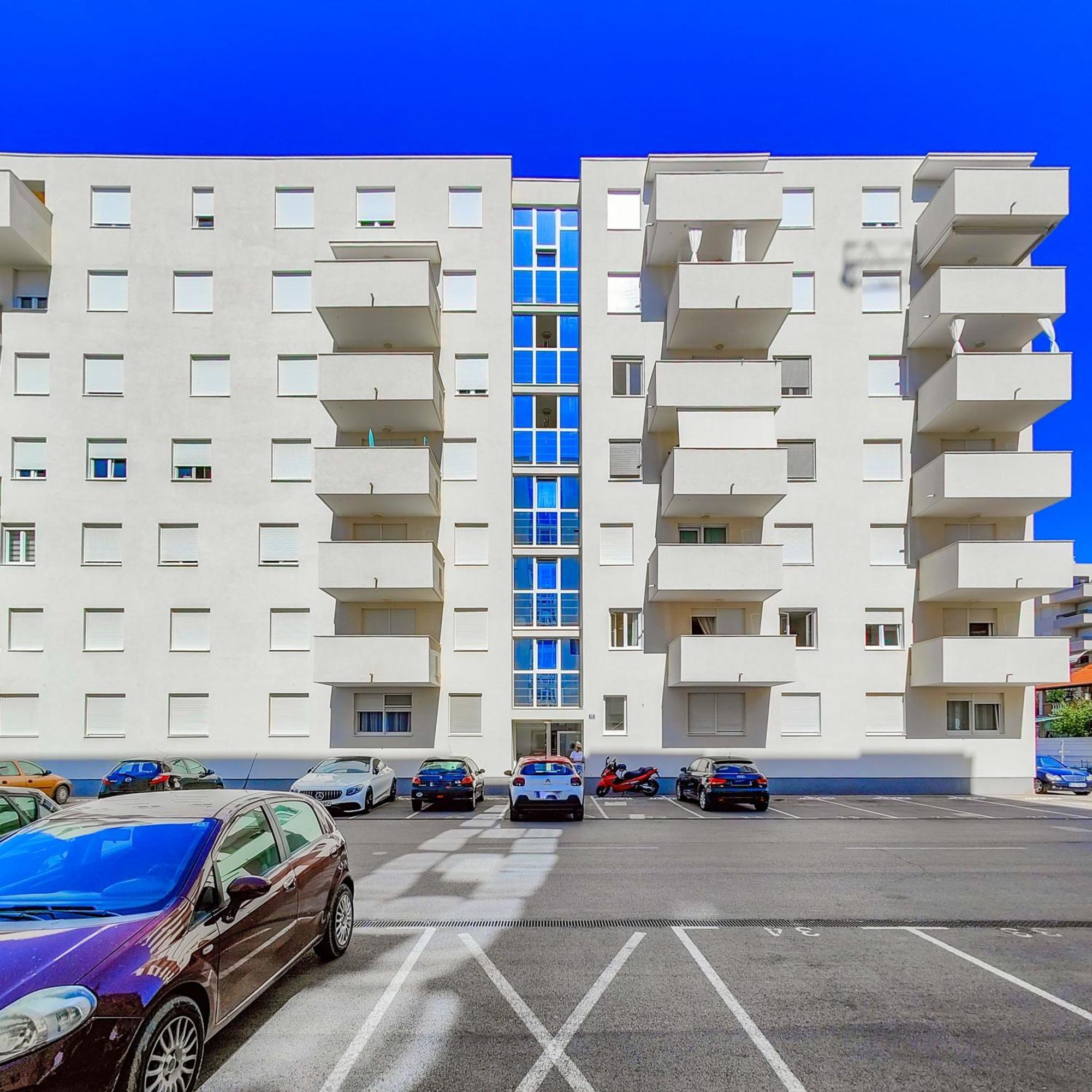 Apartment Maraschino 2br Balcony Garage And Bbq Zadar